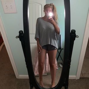 ⭐️grey top with cut out sleeves⭐️